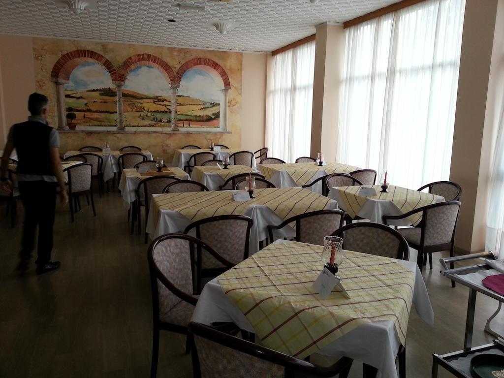 Hotel Glenn Ρίμινι Εξωτερικό φωτογραφία