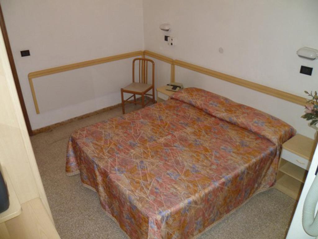 Hotel Glenn Ρίμινι Εξωτερικό φωτογραφία