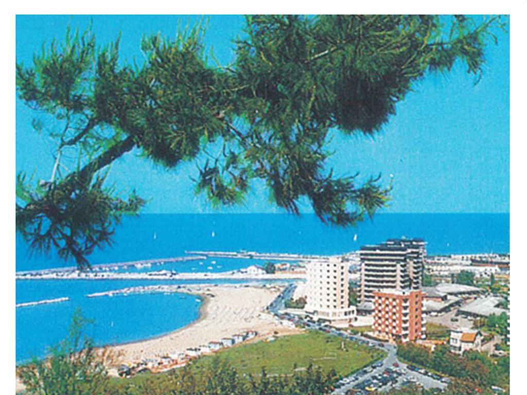 Hotel Glenn Ρίμινι Εξωτερικό φωτογραφία