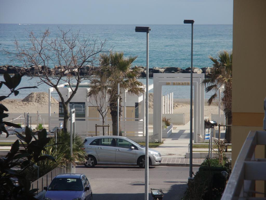 Hotel Glenn Ρίμινι Εξωτερικό φωτογραφία