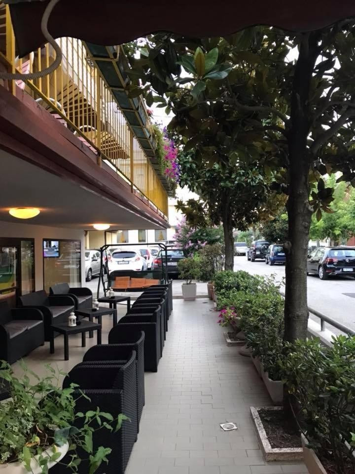 Hotel Glenn Ρίμινι Εξωτερικό φωτογραφία