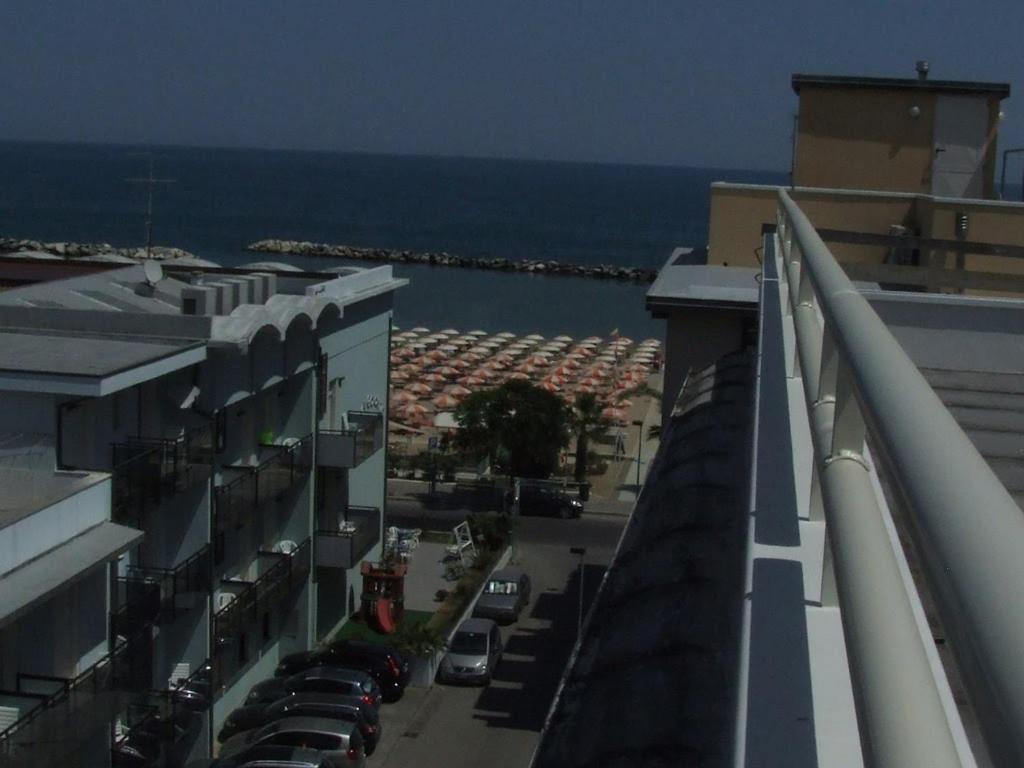 Hotel Glenn Ρίμινι Εξωτερικό φωτογραφία